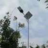 Luz solar de calle LED integrada e impermeable para exteriores de 40W con poste