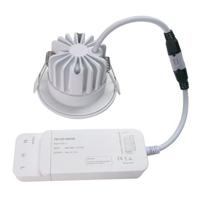 Ángulo de haz amplio Smart LED Downlights que amortigua/temperatura de color ajustable
