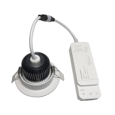 Ángulo de haz 38/60° Smart LED Downlights 8w que amortigua/temperatura de color ajustable