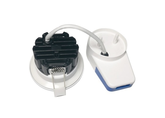 Haga frente al ángulo de haz amplio ahuecado llevado Smart cambiable de Downlight 7W CCT de la prueba de fuego de la cubierta
